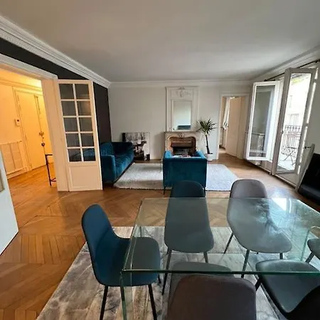 Vue Tour Effiel 6p Apartment Paris
